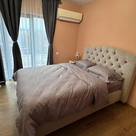 Apartment Spacious Sunny Flat With 2 Bedrooms In The Heart Of *