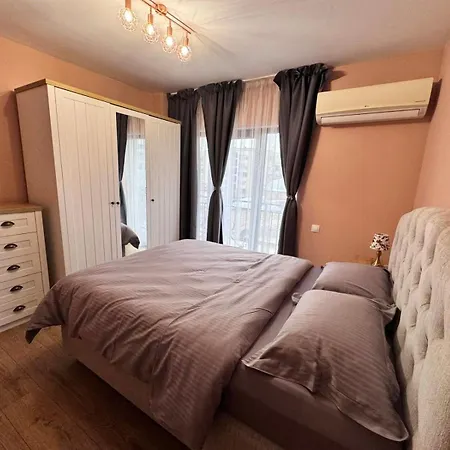 Spacious Sunny Flat With 2 Bedrooms In The Heart Of Appartement *