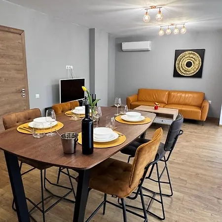 Spacious Sunny Flat With 2 Bedrooms In The Heart Of Appartement *