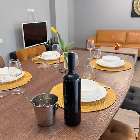 Appartement Spacious Sunny Flat With 2 Bedrooms In The Heart Of *