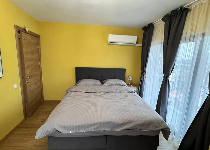 Spacious Sunny Flat With 2 Bedrooms In The Heart Of Apartman Plovdiv