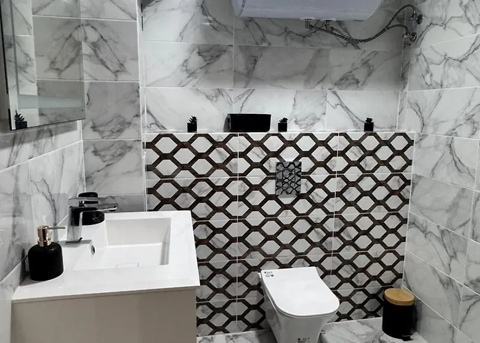 Spacious Sunny Flat With 2 Bedrooms In The Heart Of * 普罗夫迪夫