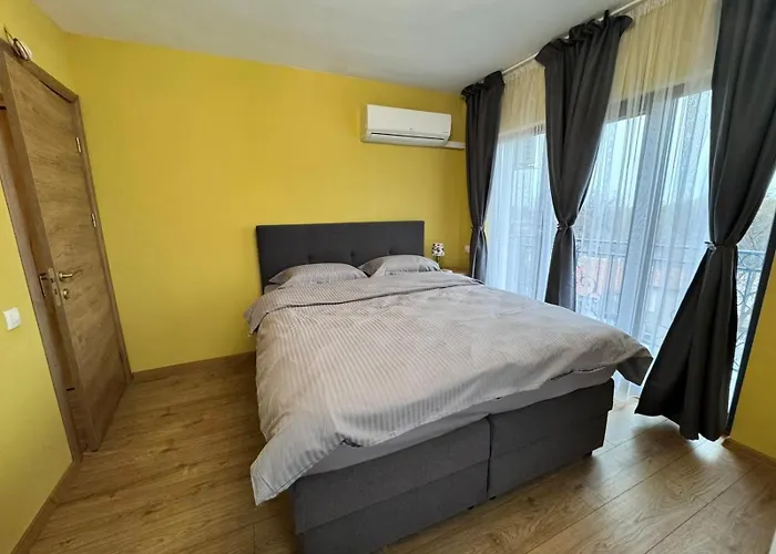 Spacious Sunny Flat With 2 Bedrooms In The Heart Of 公寓